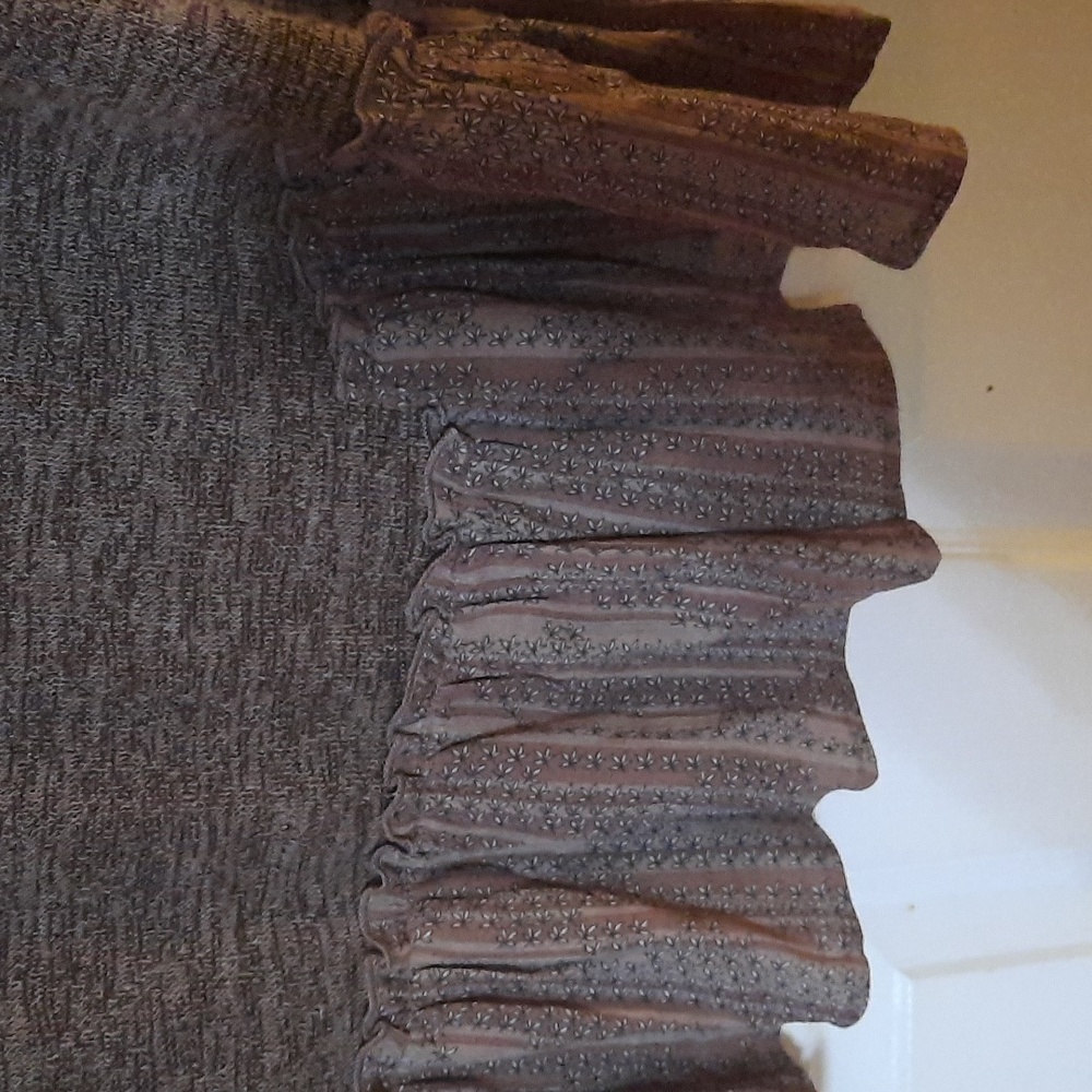 Sweater - Picture 3 of 4